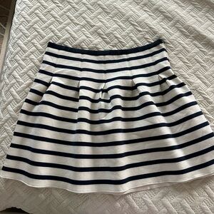 Gap pleated flare navy and off white mini skirt